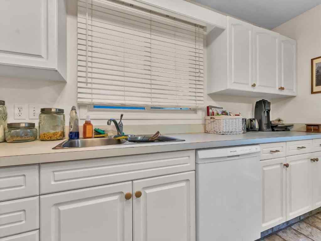 MLS&reg; # A2271240 - 933 & 935 1 Street SW in SW Hill Medicine Hat, Multi-Family Open Houses