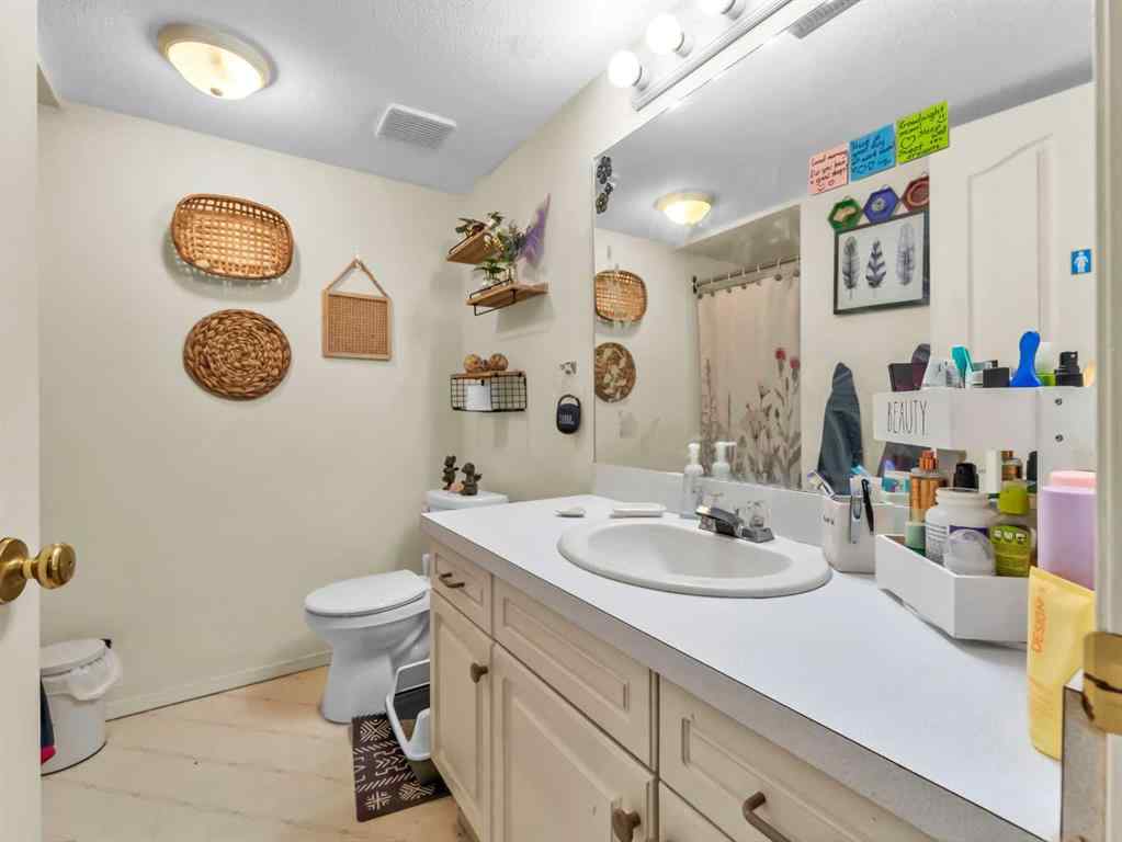 MLS&reg; # A2271240 - 933 & 935 1 Street SW in SW Hill Medicine Hat, Multi-Family Open Houses