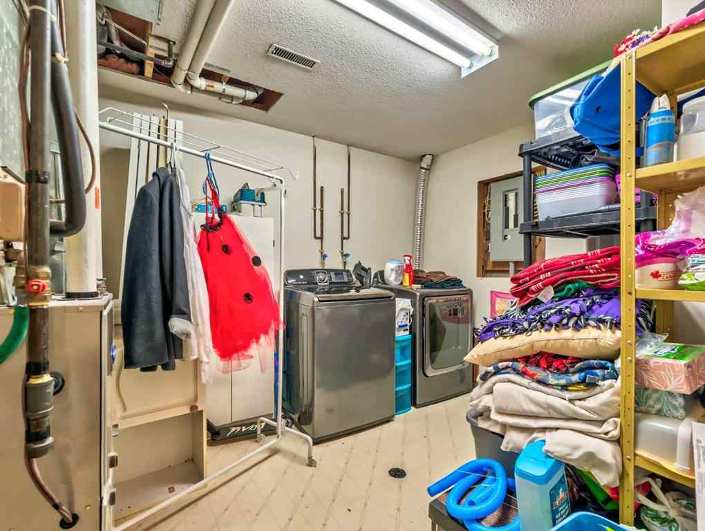 MLS&reg; # A2271240 - 933 & 935 1 Street SW in SW Hill Medicine Hat, Multi-Family Open Houses