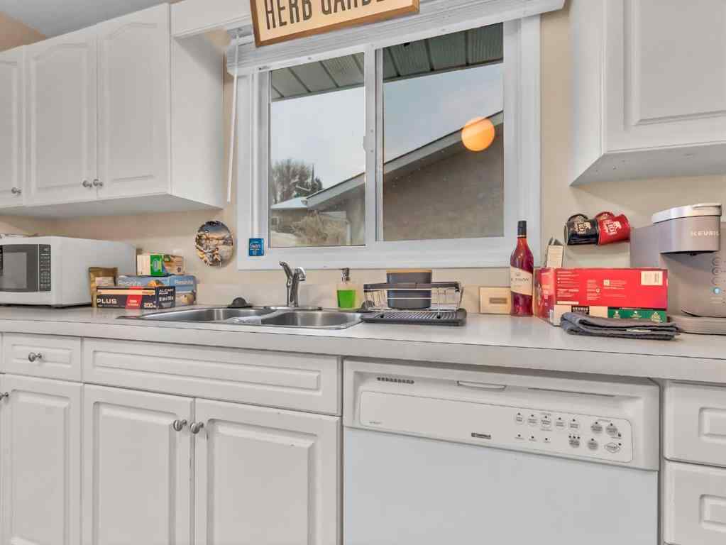 MLS&reg; # A2271240 - 933 & 935 1 Street SW in SW Hill Medicine Hat, Multi-Family Open Houses