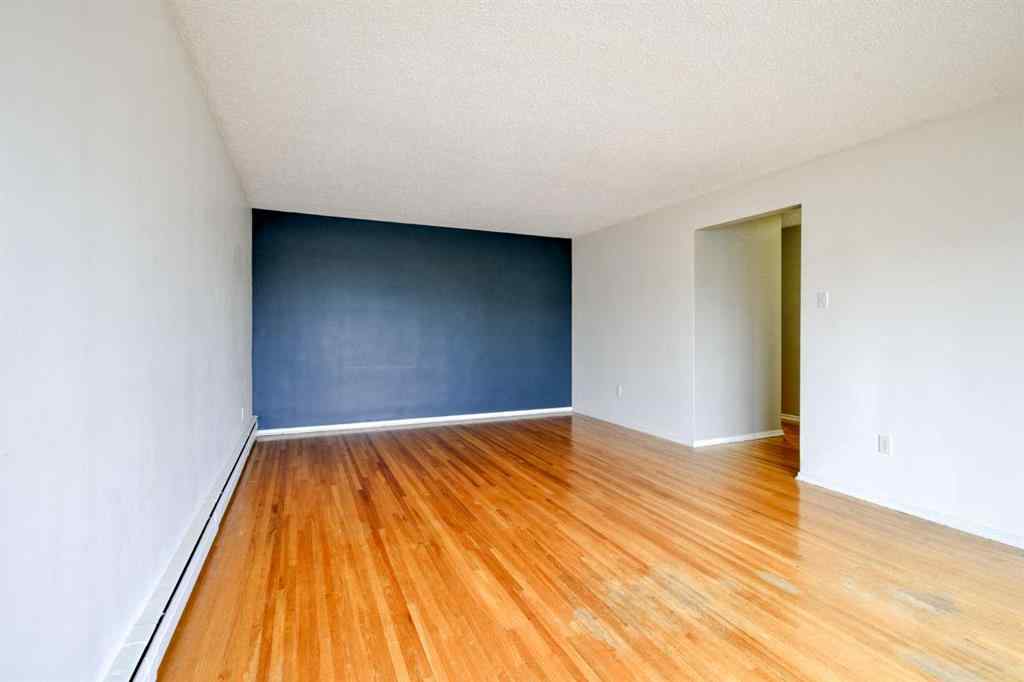 MLS&reg; # A2271248 - 2705 38 Street SW in Glenbrook Calgary, Commercial Open Houses