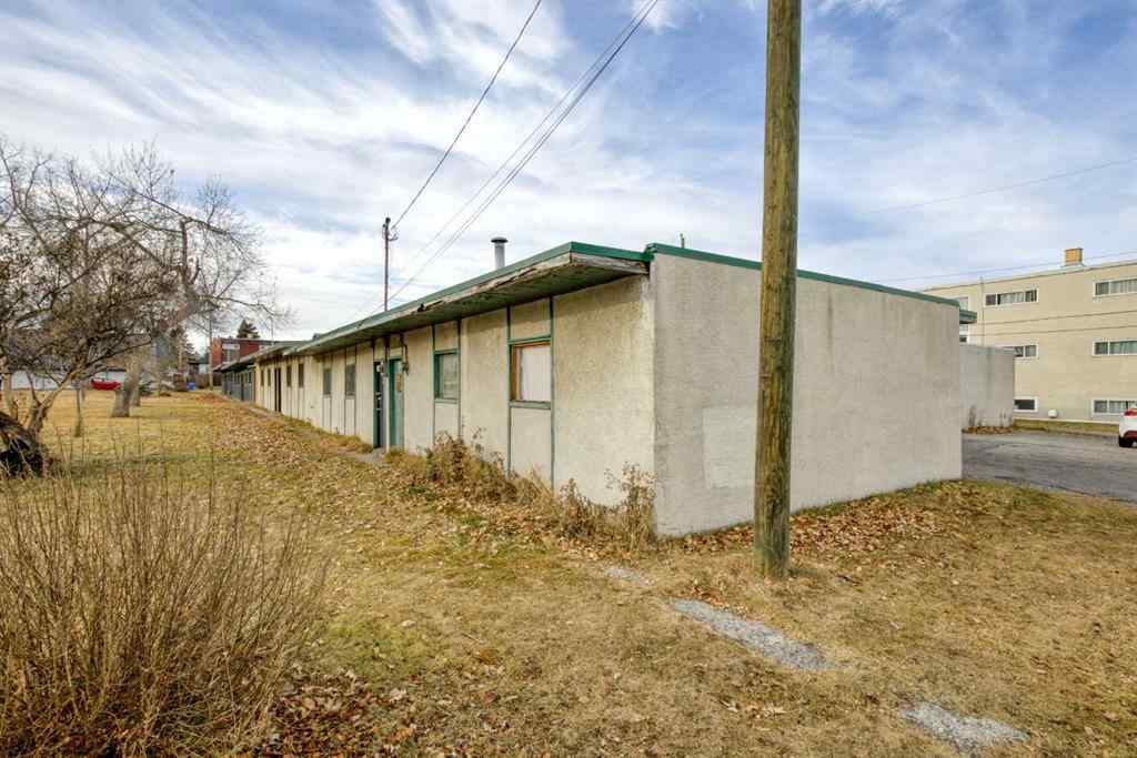 MLS&reg; # A2271248 - 2705 38 Street SW in Glenbrook Calgary, Commercial Open Houses