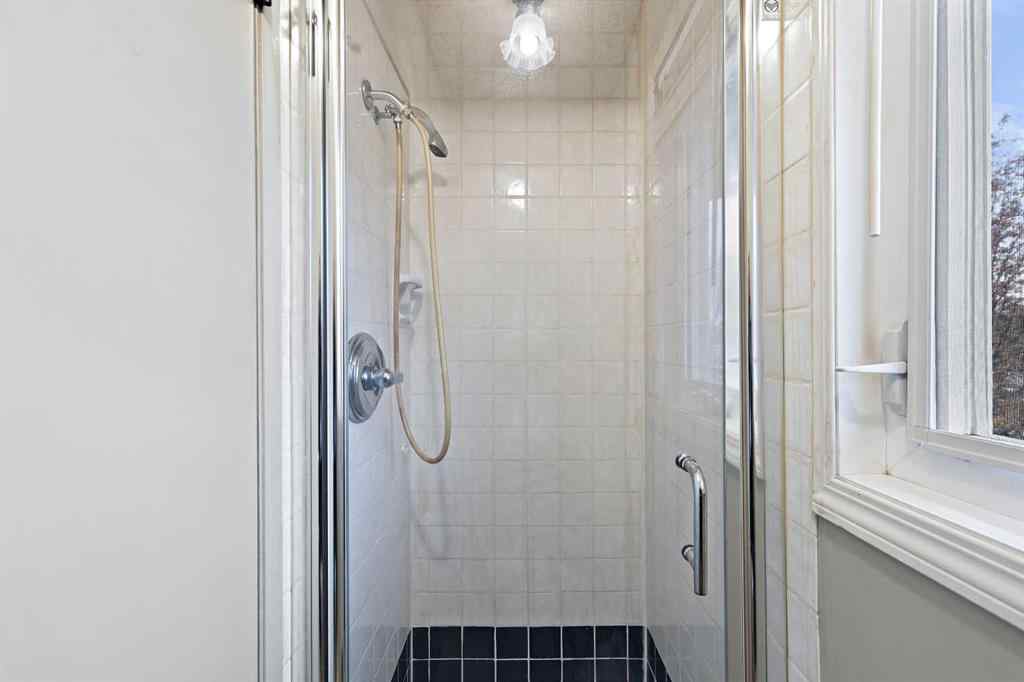 MLS® A2271250 - 27 Sunmount Crescent SE in Sundance Calgary, Residential