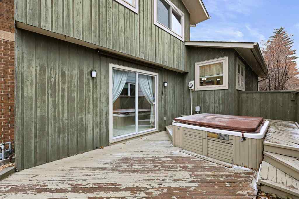 MLS® A2271250 - 27 Sunmount Crescent SE in Sundance Calgary, Residential