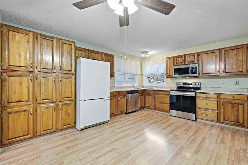 MLS® A2271250 - 27 Sunmount Crescent SE in Sundance Calgary, Residential