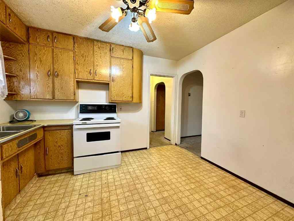 MLS&reg; # A2271253 - 925 15 Street  in NONE Wainwright, Residential Open Houses