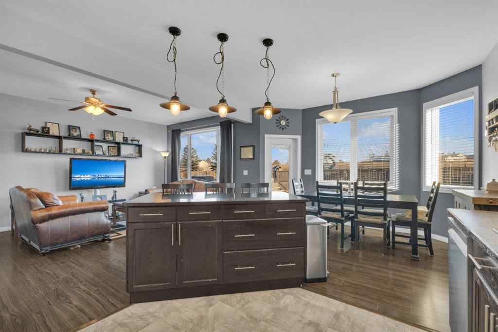 MLS&reg; # A2271285 - 38 Rolling Hills Bay  in Rolling Hills Blackfalds, Residential Open Houses