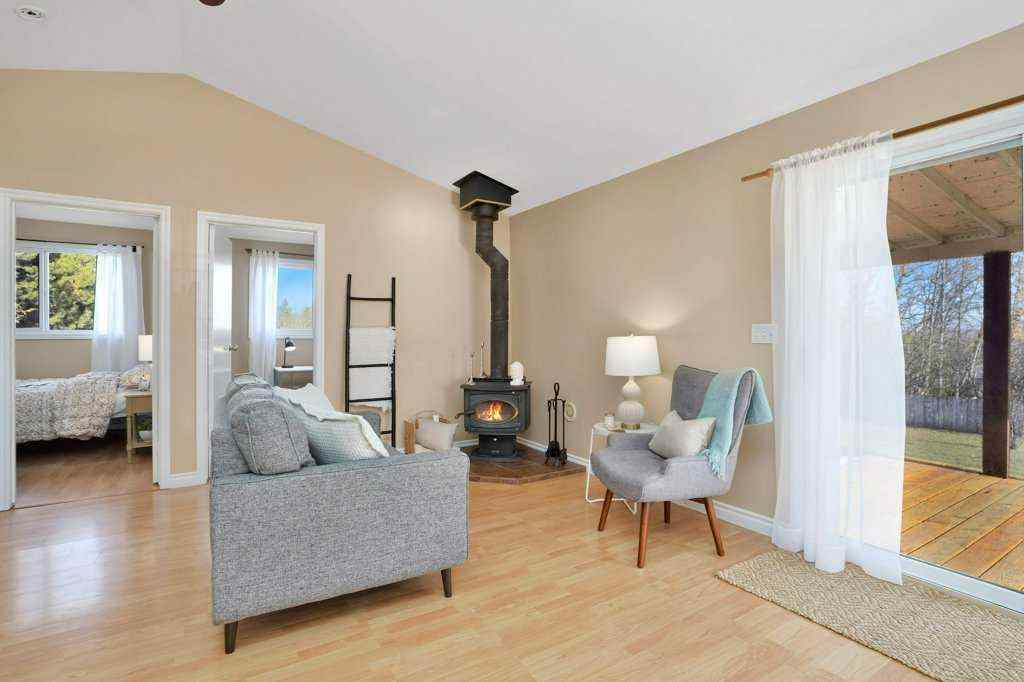 MLS&reg; # A2271290 - 8 Sunnyside Drive  in Sunnyside Rural Ponoka County, Residential Open Houses