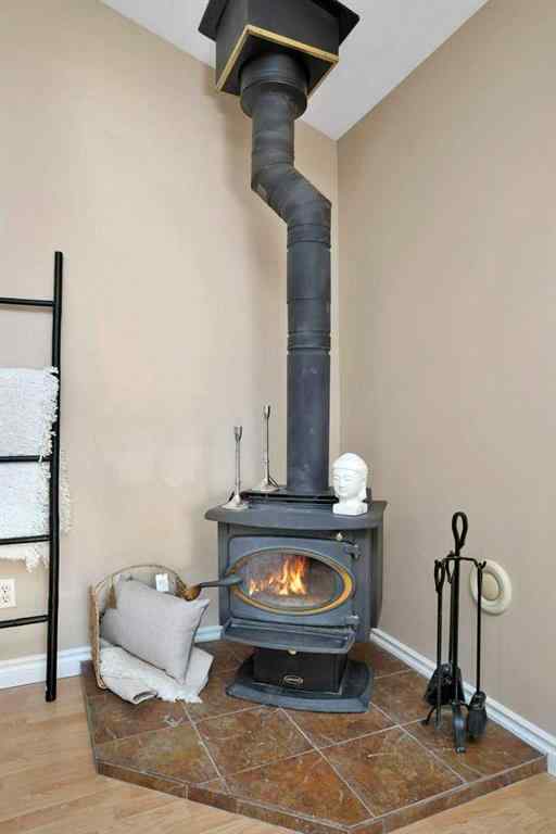 MLS&reg; # A2271290 - 8 Sunnyside Drive  in Sunnyside Rural Ponoka County, Residential Open Houses