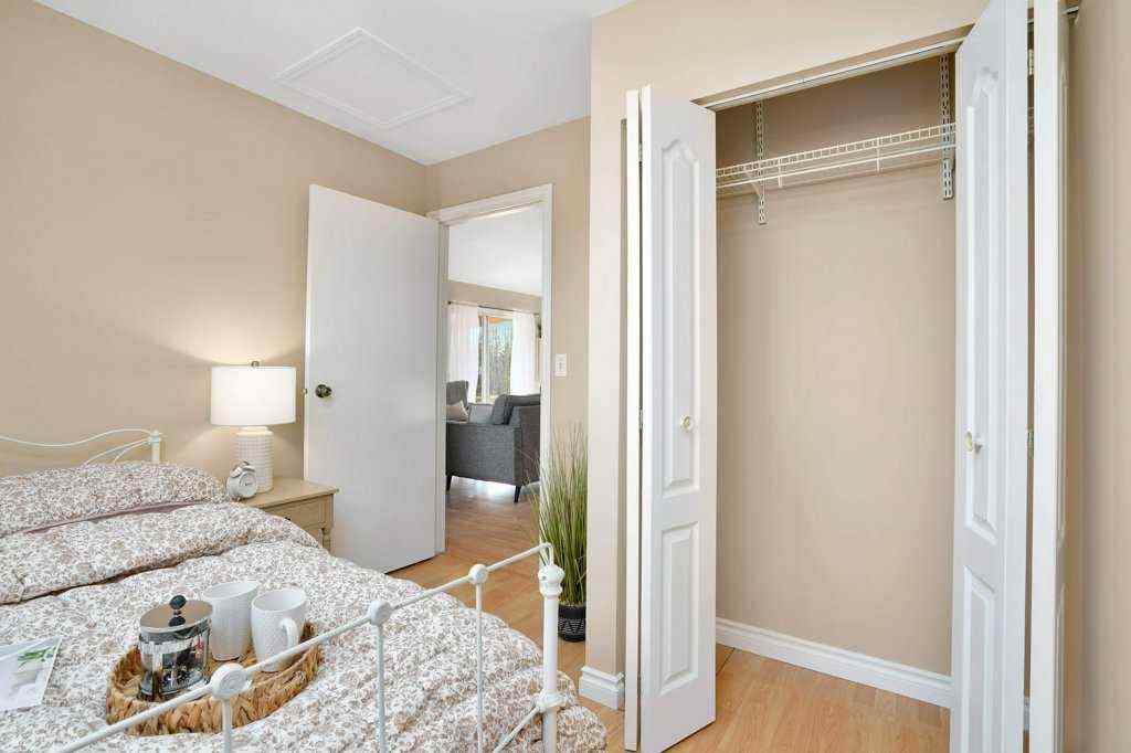 MLS&reg; # A2271290 - 8 Sunnyside Drive  in Sunnyside Rural Ponoka County, Residential Open Houses