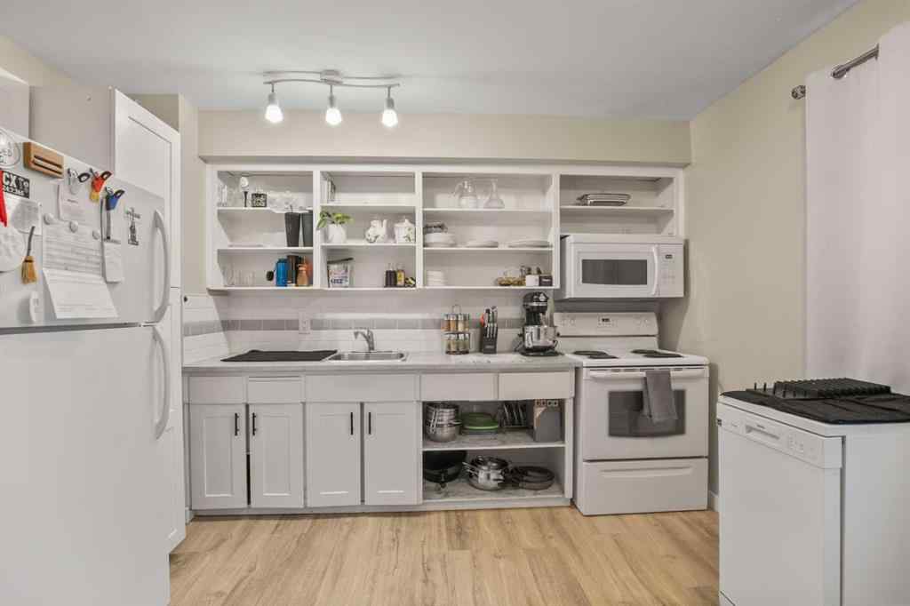 MLS&reg; # A2271317 - Unit #202 4719 33 Street  in South Hill Red Deer, Residential Open Houses