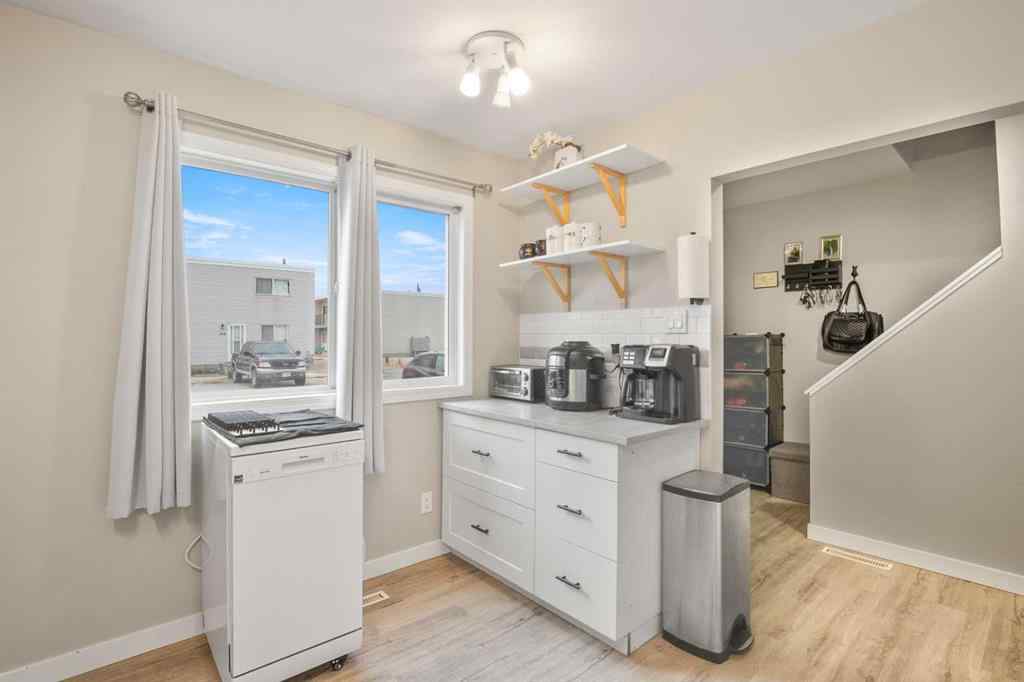 MLS&reg; # A2271317 - Unit #202 4719 33 Street  in South Hill Red Deer, Residential Open Houses