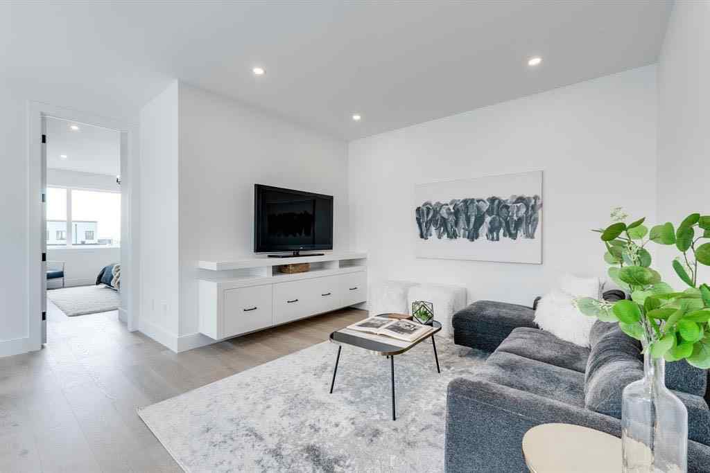 MLS&reg; # A2271330 - 640 37 Street SW in Wildwood Calgary, Residential Open Houses