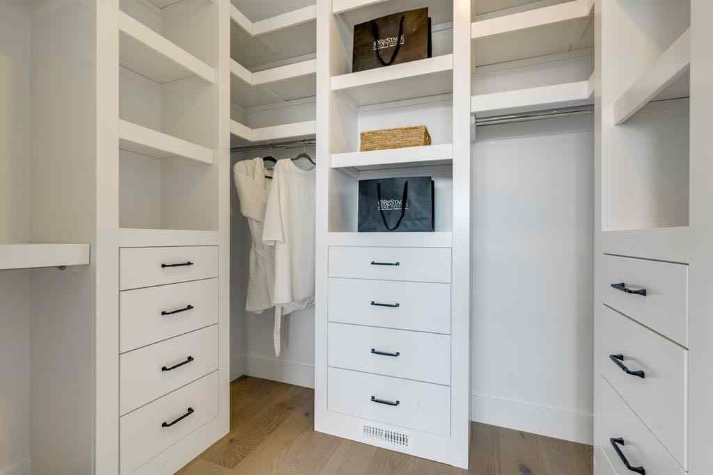 MLS&reg; # A2271330 - 640 37 Street SW in Wildwood Calgary, Residential Open Houses