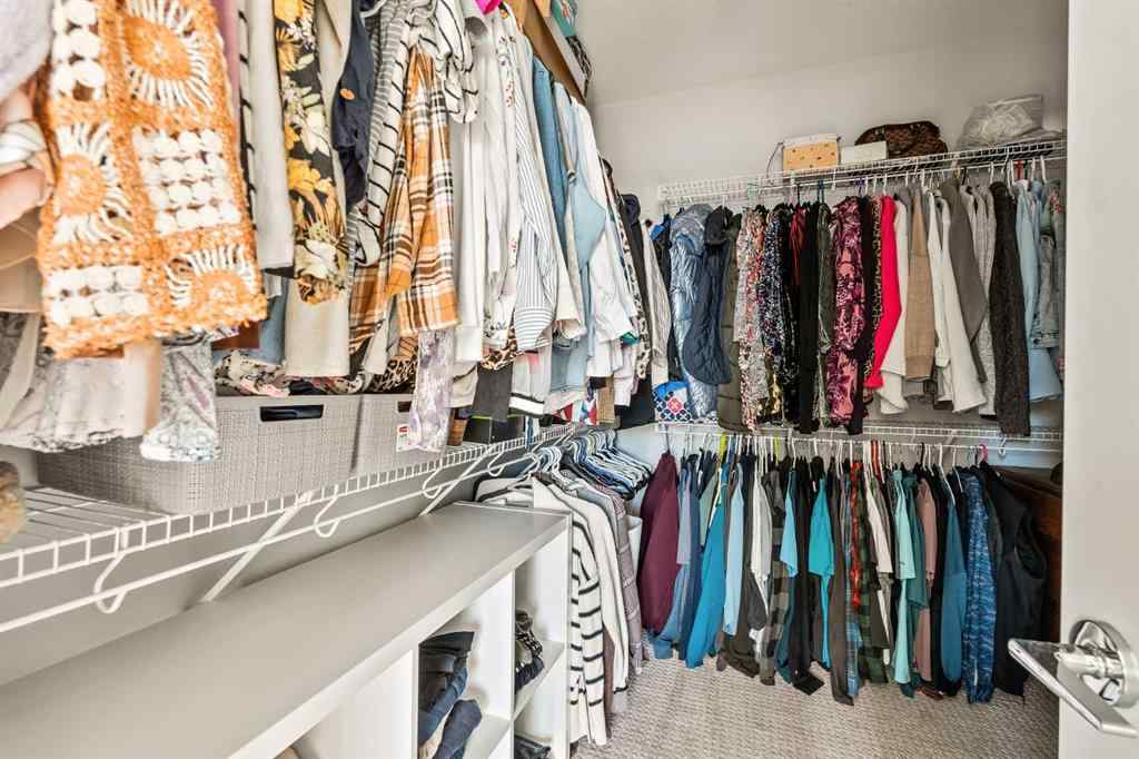 MLS&reg; # A2271332 - 447B 23 Avenue NW in Mount Pleasant Calgary, Residential Open Houses