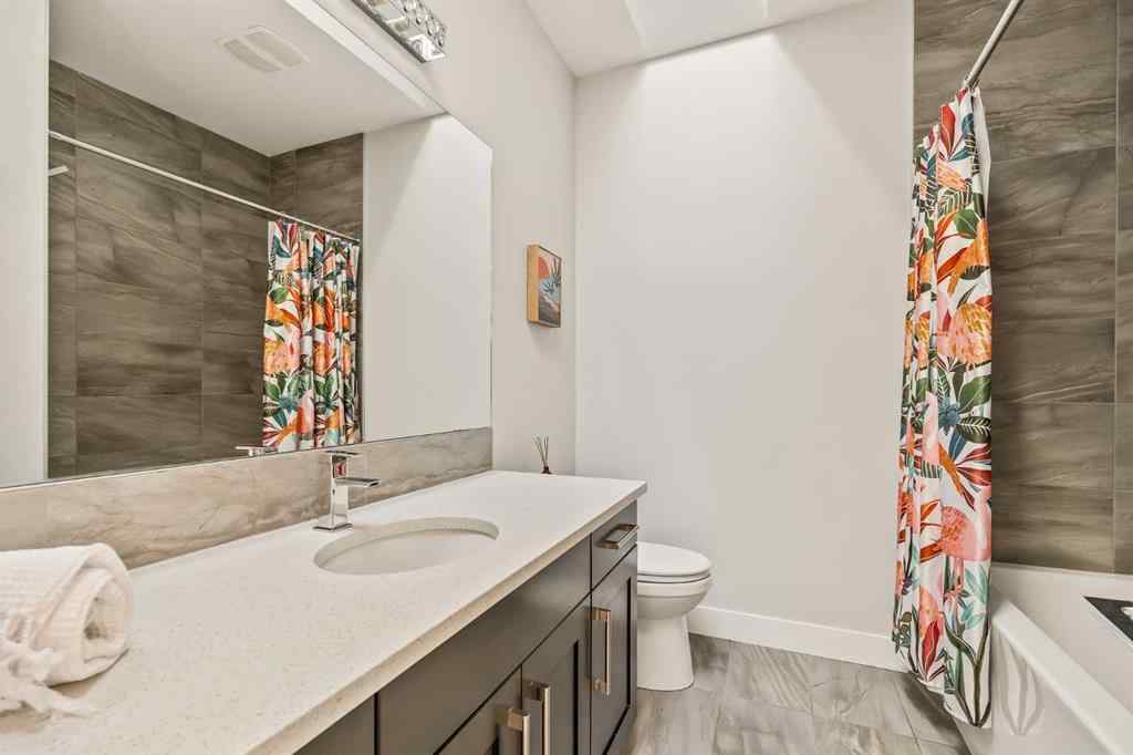 MLS&reg; # A2271332 - 447B 23 Avenue NW in Mount Pleasant Calgary, Residential Open Houses