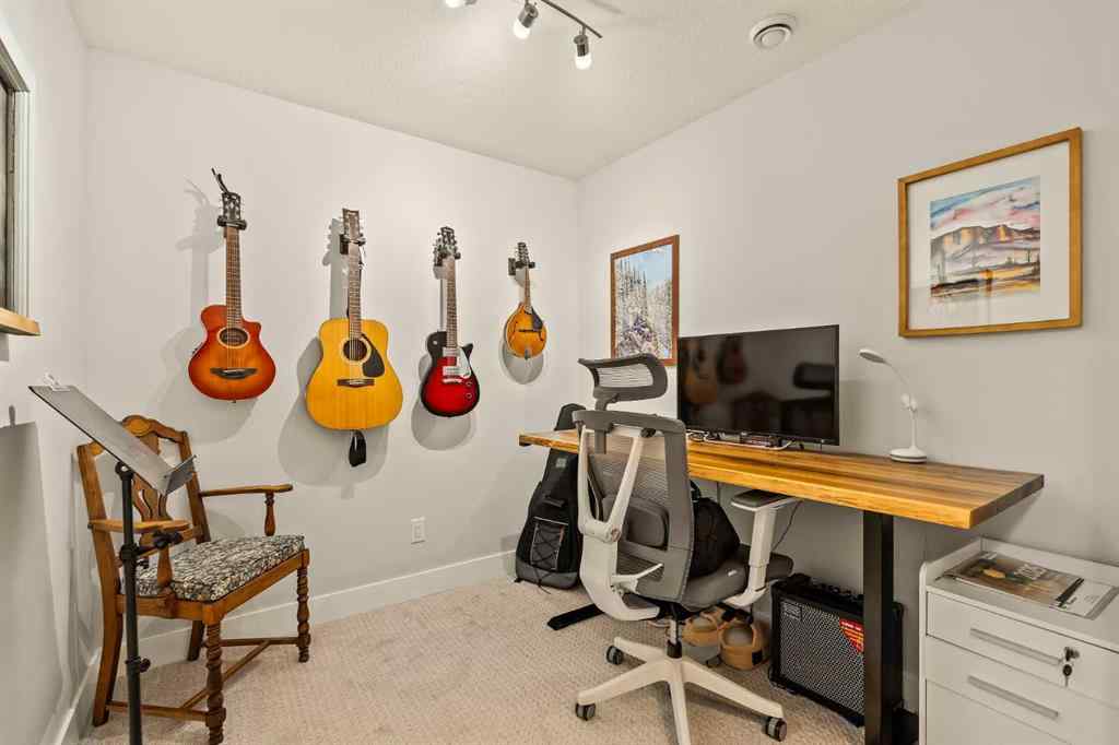 MLS&reg; # A2271332 - 447B 23 Avenue NW in Mount Pleasant Calgary, Residential Open Houses