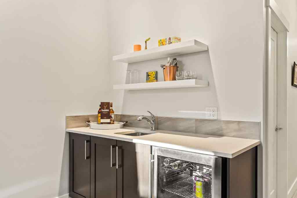 MLS&reg; # A2271332 - 447B 23 Avenue NW in Mount Pleasant Calgary, Residential Open Houses