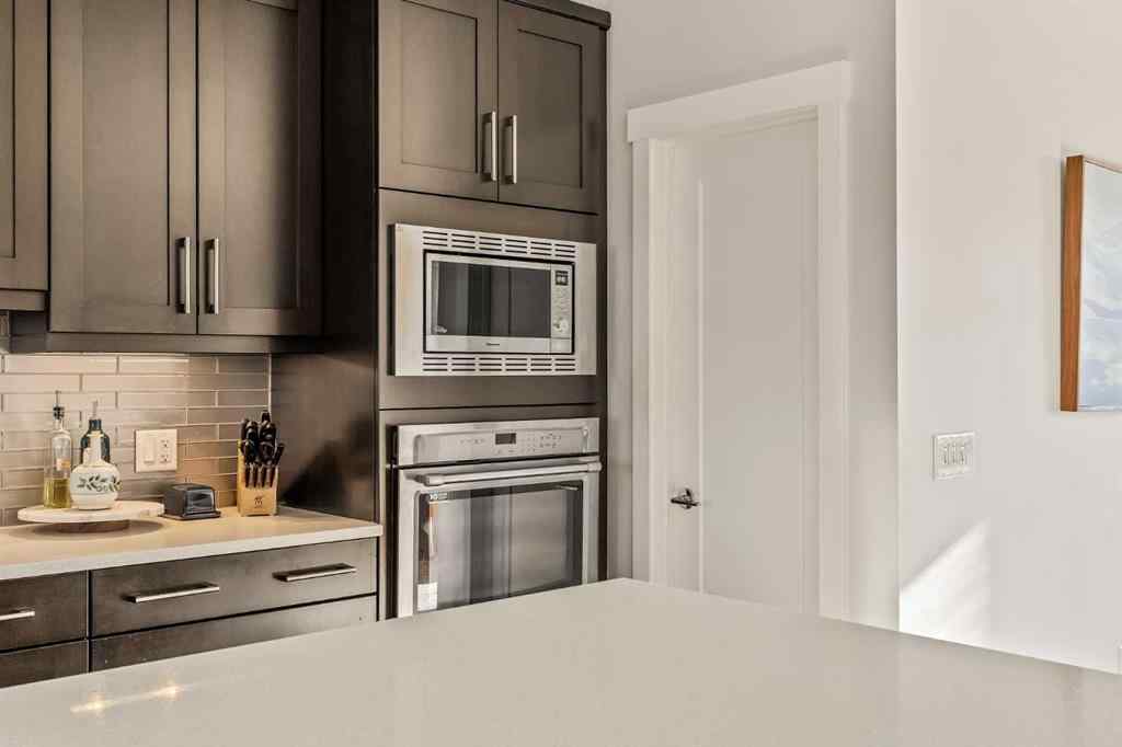 MLS&reg; # A2271332 - 447B 23 Avenue NW in Mount Pleasant Calgary, Residential Open Houses