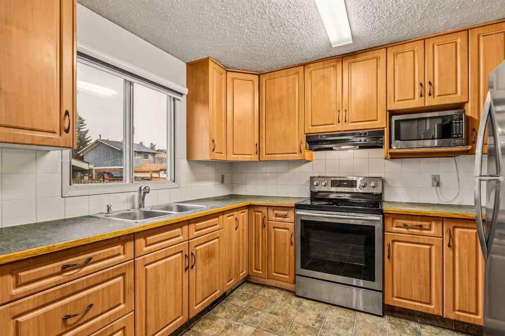 MLS&reg; # A2271346 - 4716B 44 Avenue NE in Whitehorn Calgary, Residential Open Houses