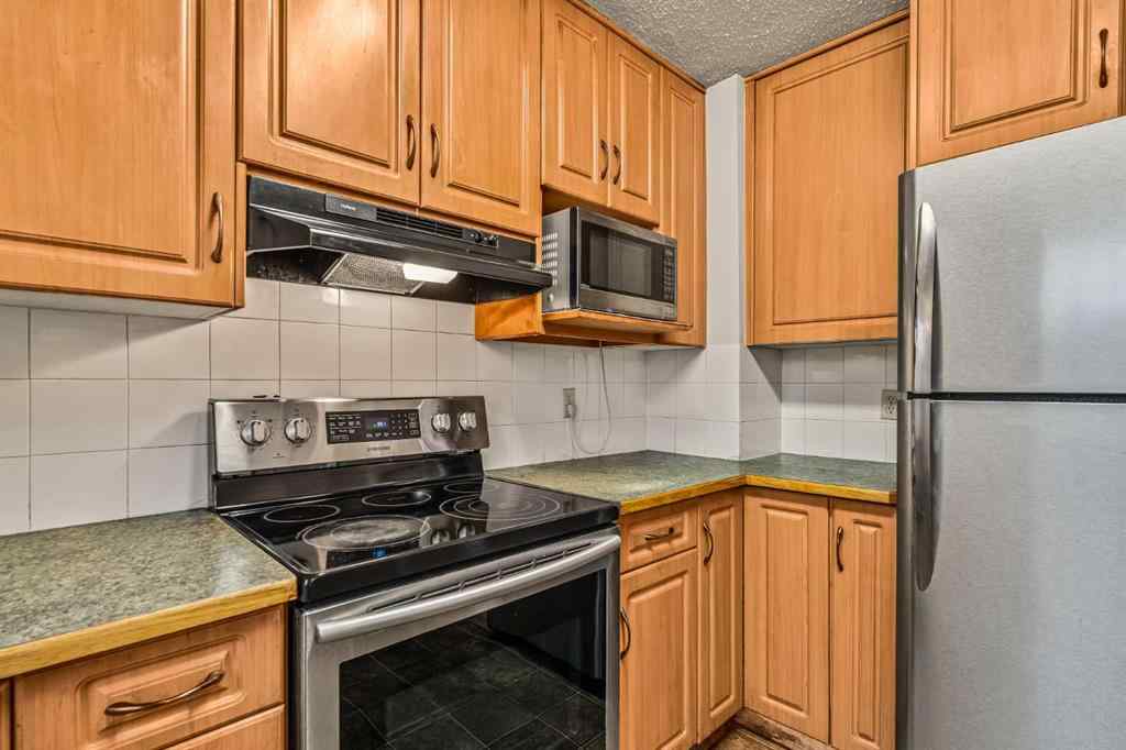 MLS&reg; # A2271346 - 4716B 44 Avenue NE in Whitehorn Calgary, Residential Open Houses