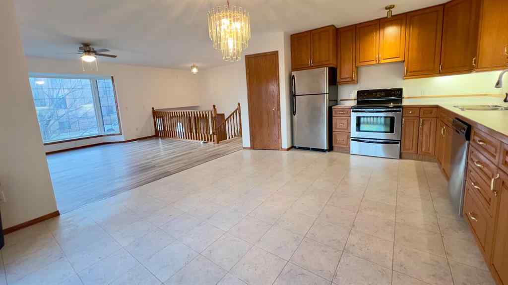 MLS&reg; # A2271353 - 202 2nd Avenue E in NONE Hanna, Residential Open Houses