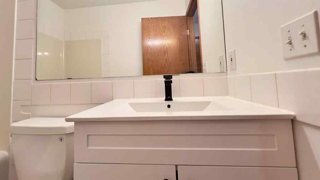 MLS&reg; # A2271353 - 202 2nd Avenue E in NONE Hanna, Residential Open Houses