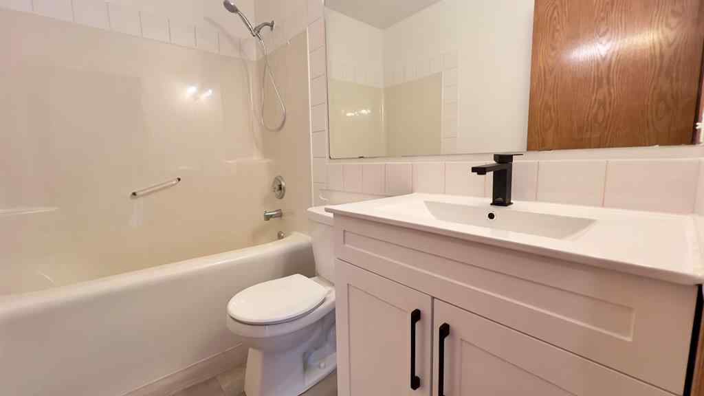 MLS&reg; # A2271353 - 202 2nd Avenue E in NONE Hanna, Residential Open Houses