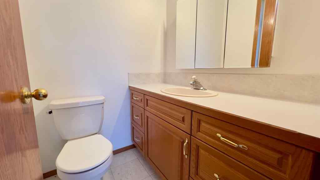 MLS&reg; # A2271353 - 202 2nd Avenue E in NONE Hanna, Residential Open Houses