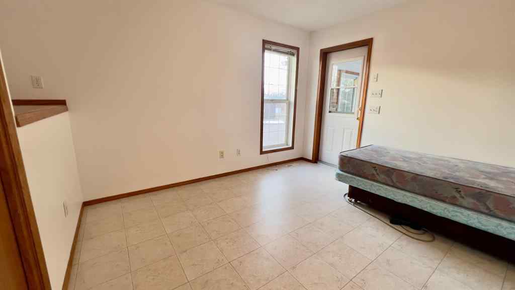 MLS&reg; # A2271353 - 202 2nd Avenue E in NONE Hanna, Residential Open Houses