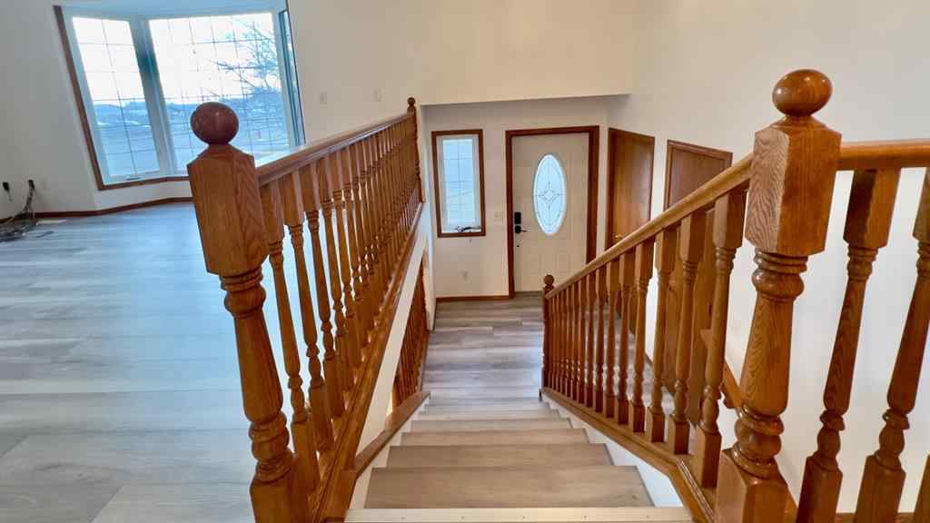 MLS&reg; # A2271353 - 202 2nd Avenue E in NONE Hanna, Residential Open Houses