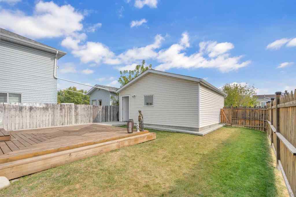 MLS&reg; # A2271357 - 190 Costa Mesa Close NE in Monterey Park Calgary, Residential Open Houses