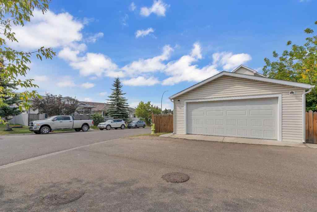 MLS&reg; # A2271357 - 190 Costa Mesa Close NE in Monterey Park Calgary, Residential Open Houses