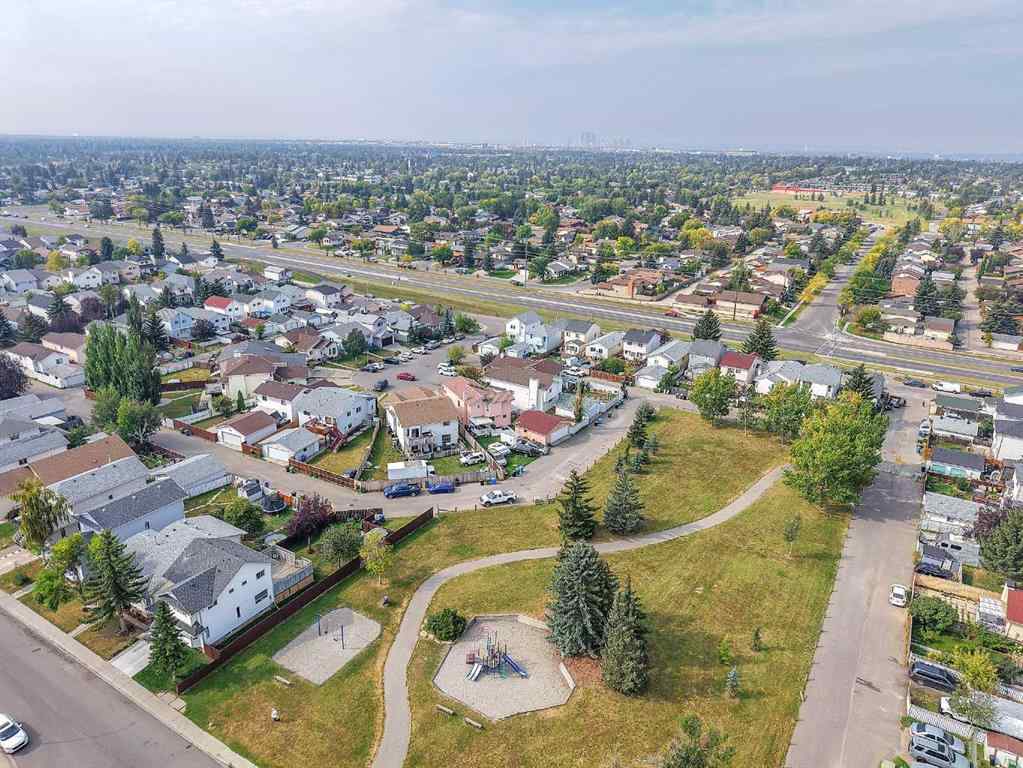 MLS&reg; # A2271357 - 190 Costa Mesa Close NE in Monterey Park Calgary, Residential Open Houses