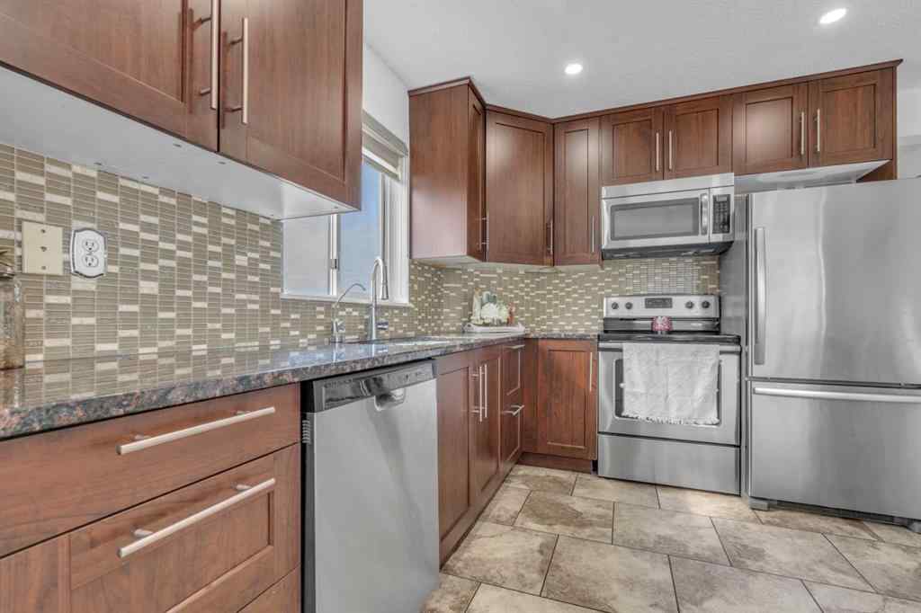 MLS&reg; # A2271357 - 190 Costa Mesa Close NE in Monterey Park Calgary, Residential Open Houses