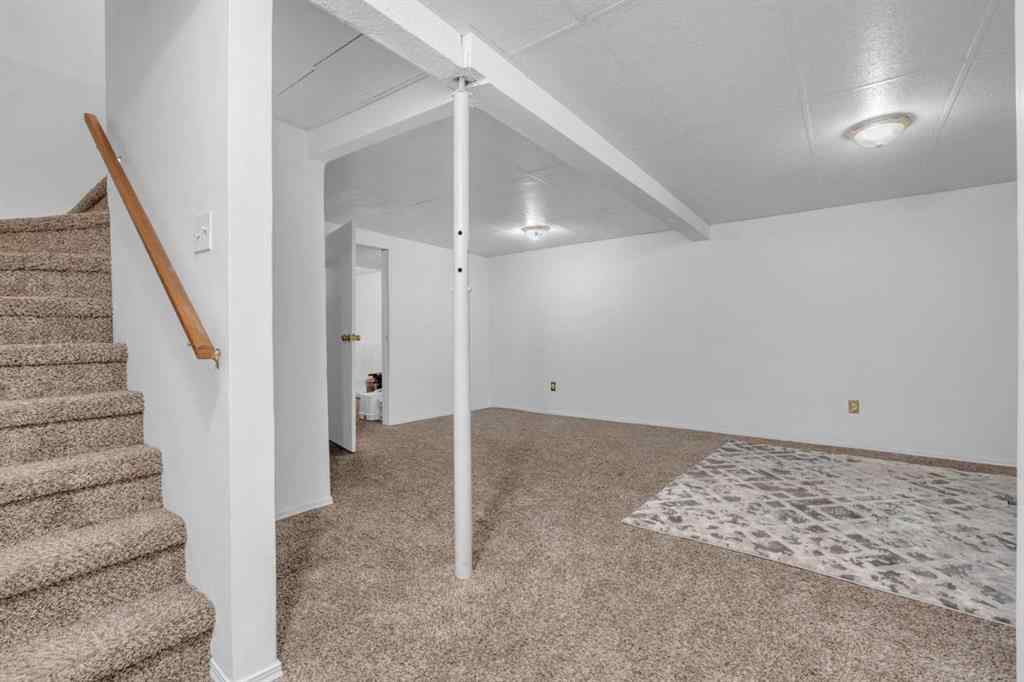 MLS&reg; # A2271357 - 190 Costa Mesa Close NE in Monterey Park Calgary, Residential Open Houses