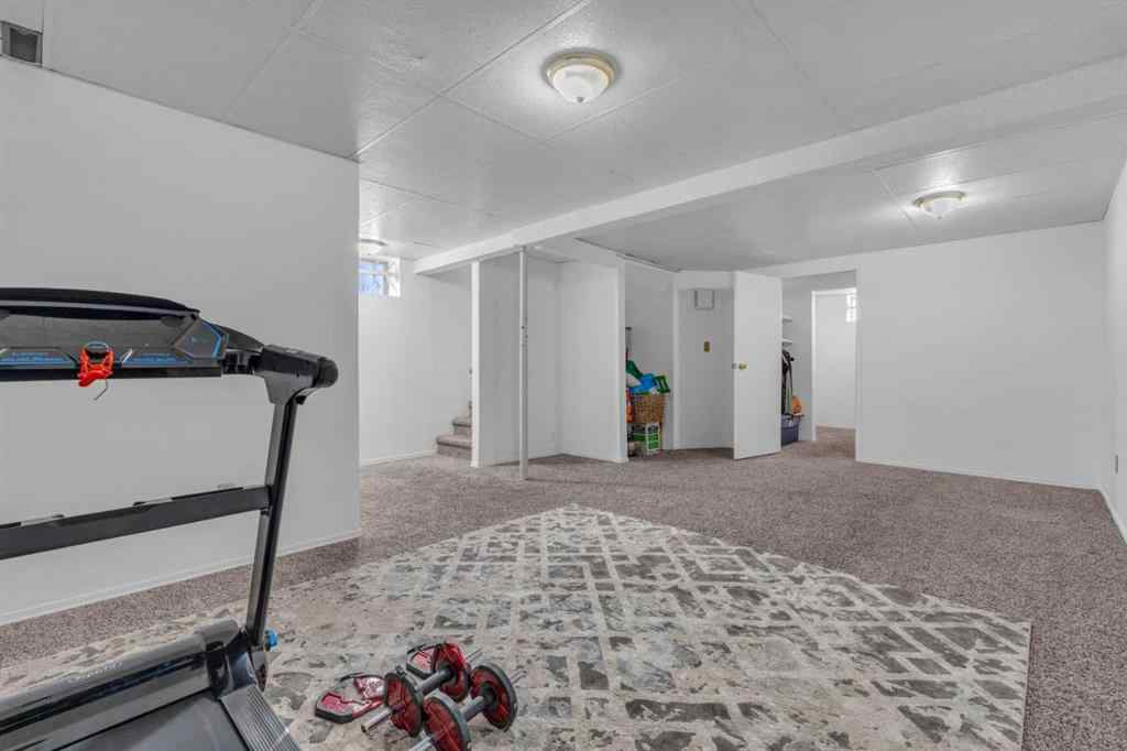 MLS&reg; # A2271357 - 190 Costa Mesa Close NE in Monterey Park Calgary, Residential Open Houses