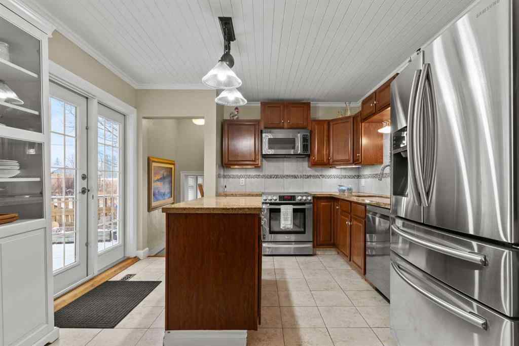 MLS&reg; # A2271365 - 656 Royalite Way SE in NONE Diamond Valley, Residential Open Houses