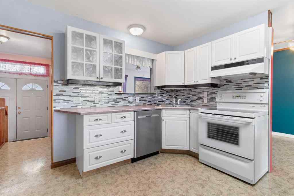 MLS&reg; # A2271368 - 21 Freemont Close  in Fairview Red Deer, Residential Open Houses