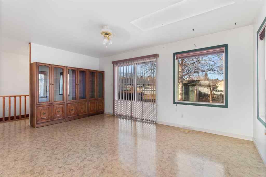 MLS&reg; # A2271368 - 21 Freemont Close  in Fairview Red Deer, Residential Open Houses