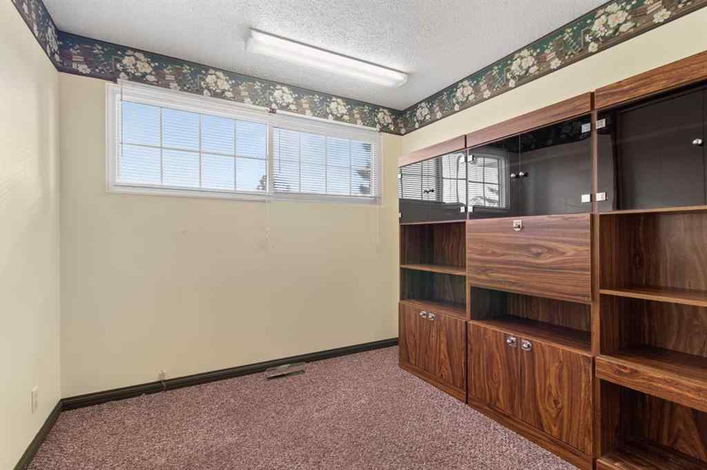 MLS&reg; # A2271368 - 21 Freemont Close  in Fairview Red Deer, Residential Open Houses