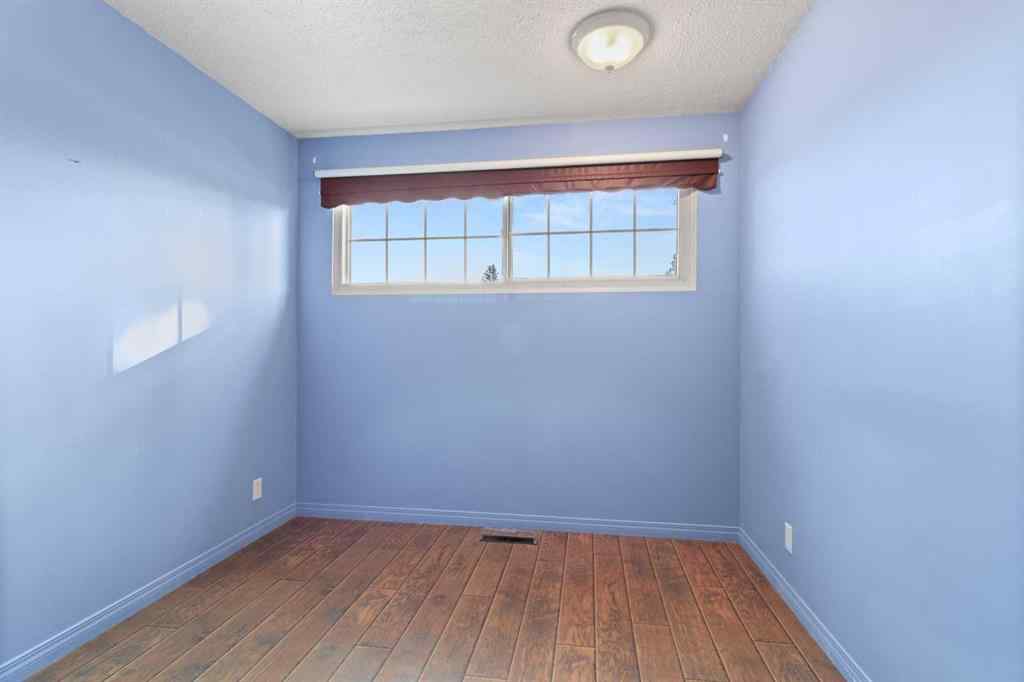 MLS&reg; # A2271368 - 21 Freemont Close  in Fairview Red Deer, Residential Open Houses