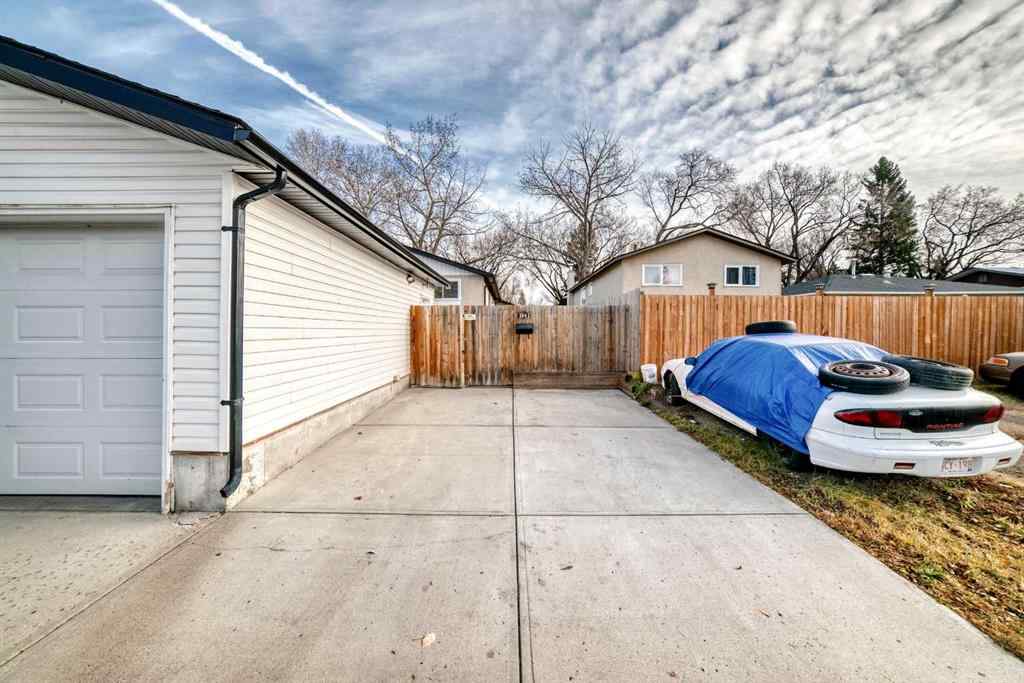 MLS&reg; # A2271381 - 3042 31A Street SE in Dover Calgary, Residential Open Houses