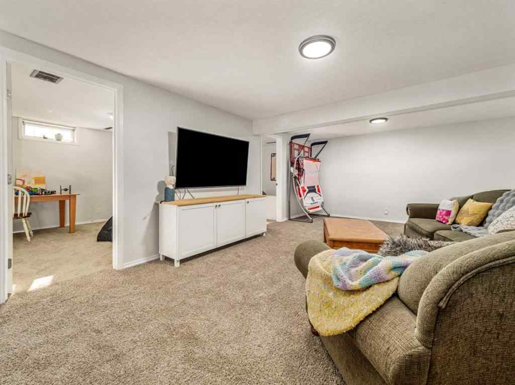 MLS&reg; # A2271389 - 25 Nevada Road W in Varsity Village Lethbridge, Residential Open Houses