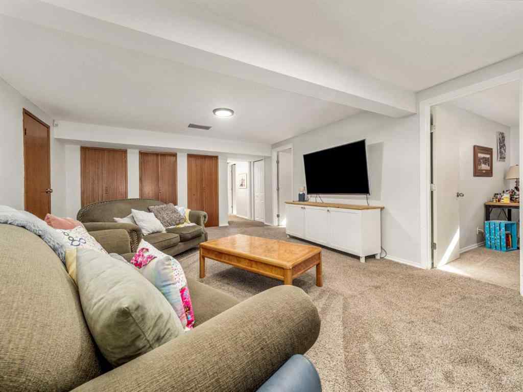 MLS&reg; # A2271389 - 25 Nevada Road W in Varsity Village Lethbridge, Residential Open Houses