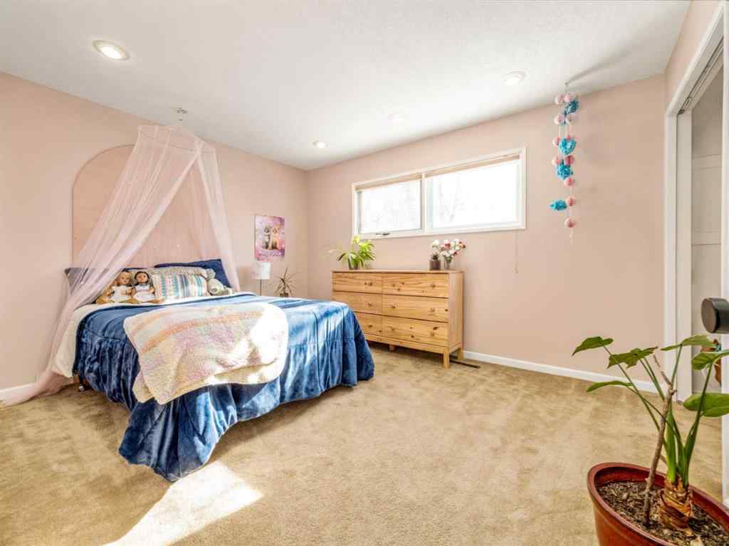 MLS&reg; # A2271389 - 25 Nevada Road W in Varsity Village Lethbridge, Residential Open Houses