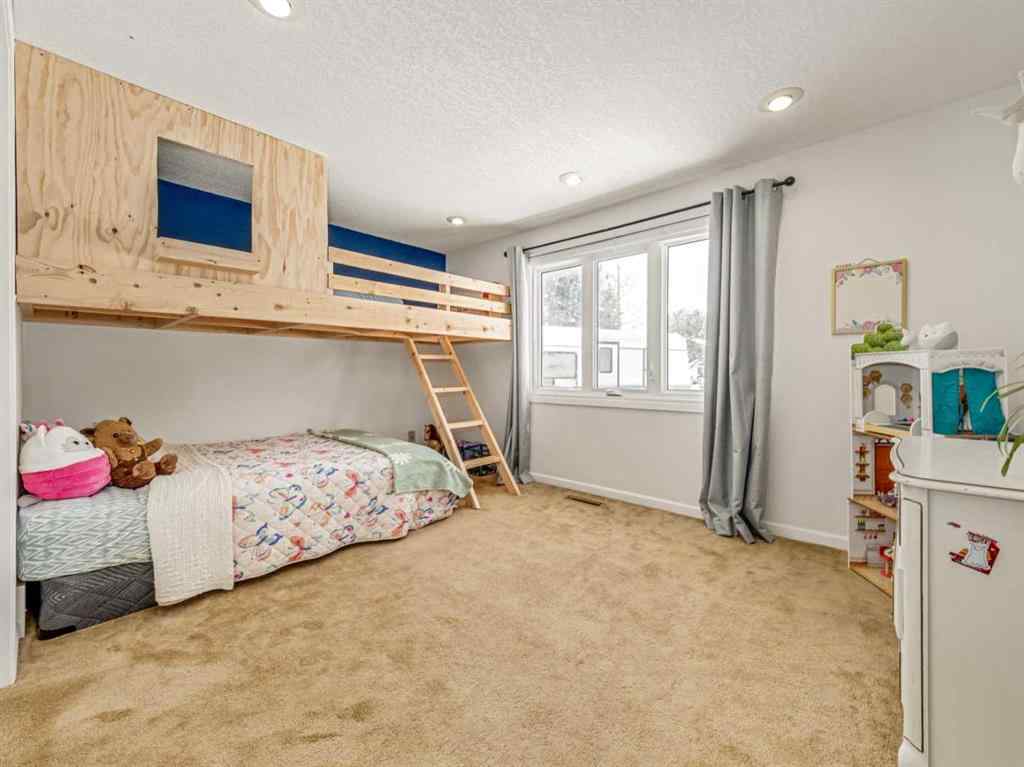 MLS&reg; # A2271389 - 25 Nevada Road W in Varsity Village Lethbridge, Residential Open Houses