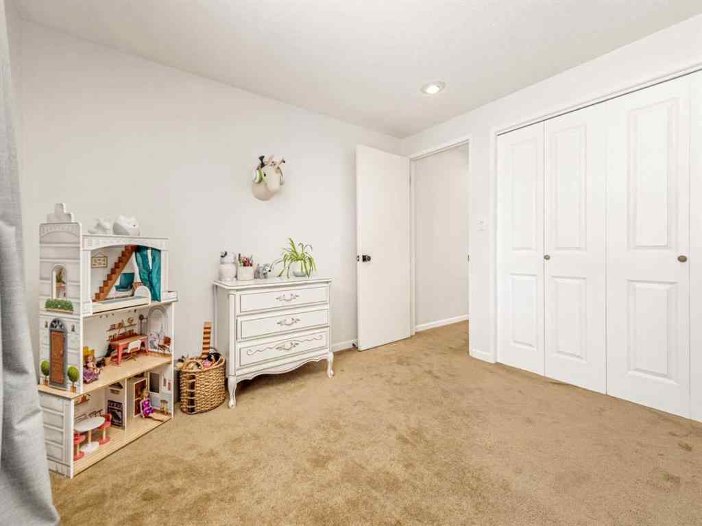 MLS&reg; # A2271389 - 25 Nevada Road W in Varsity Village Lethbridge, Residential Open Houses