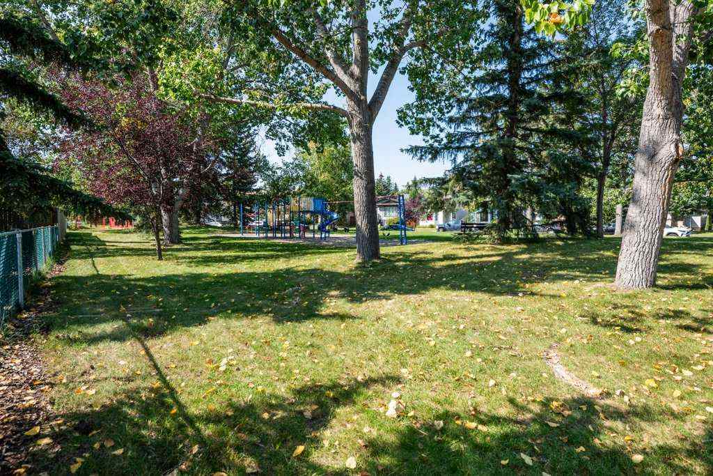 MLS&reg; # A2271393 - 39 Shawglen Place SW in Shawnessy Calgary, Residential Open Houses