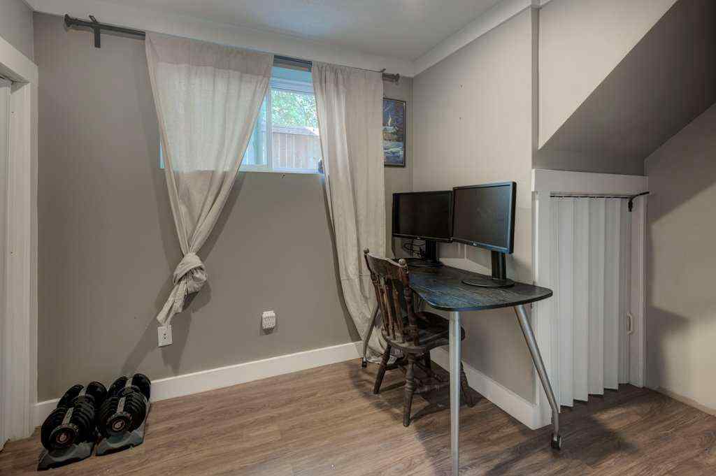 MLS&reg; # A2271393 - 39 Shawglen Place SW in Shawnessy Calgary, Residential Open Houses